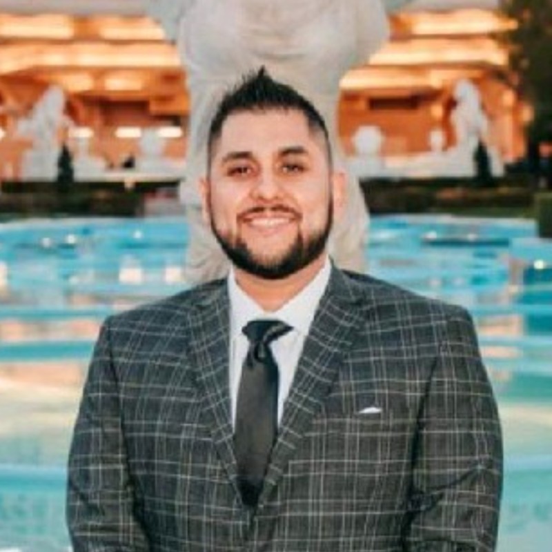 Online AWS Certified Developer tutor named Robert